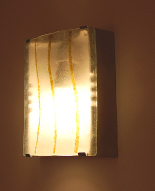 světlo 1.1, 2011, 30x23, kamenina, lehané sklo - určeno jako součást osvětlení koupelny
